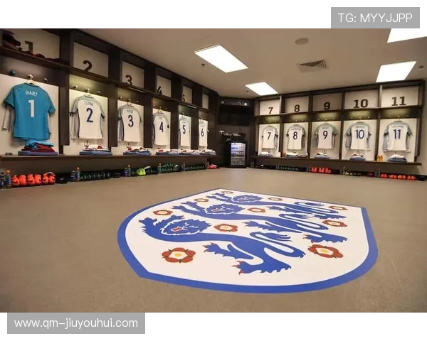 2025年最佳中场足球手套推荐榜单助你提升球场表现